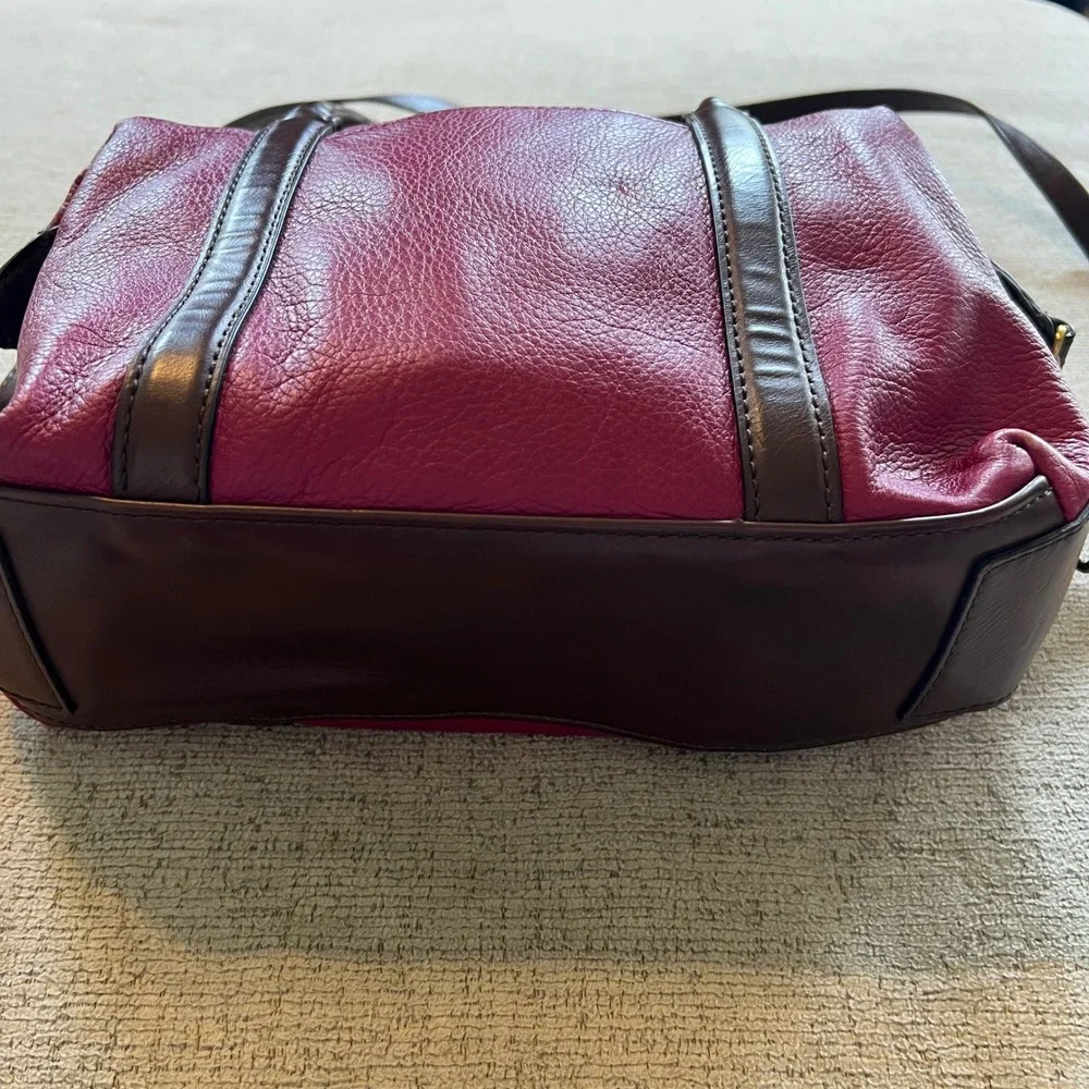 Fossil Magenta Pink Pebbled Leather Satchel Crossbody Bag Brown Trim Brass Purse